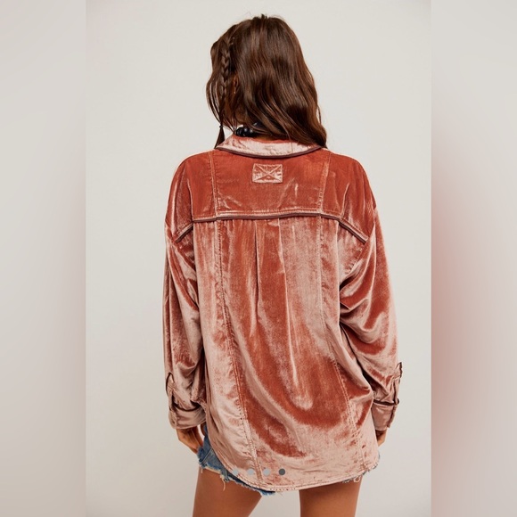 Free People We The Free Luxy Solid Velvet Shirt Cedar Wood Size XS RARE Sold Out - Picture 6 of 12